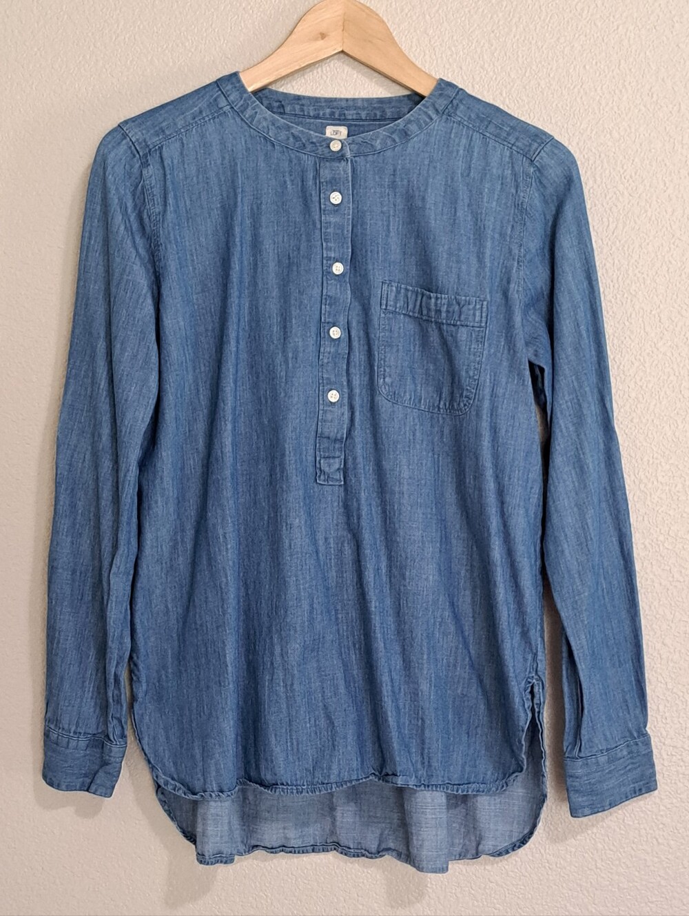 LOFT The Softened Shirt Chambray Popover Small 100% Cotton